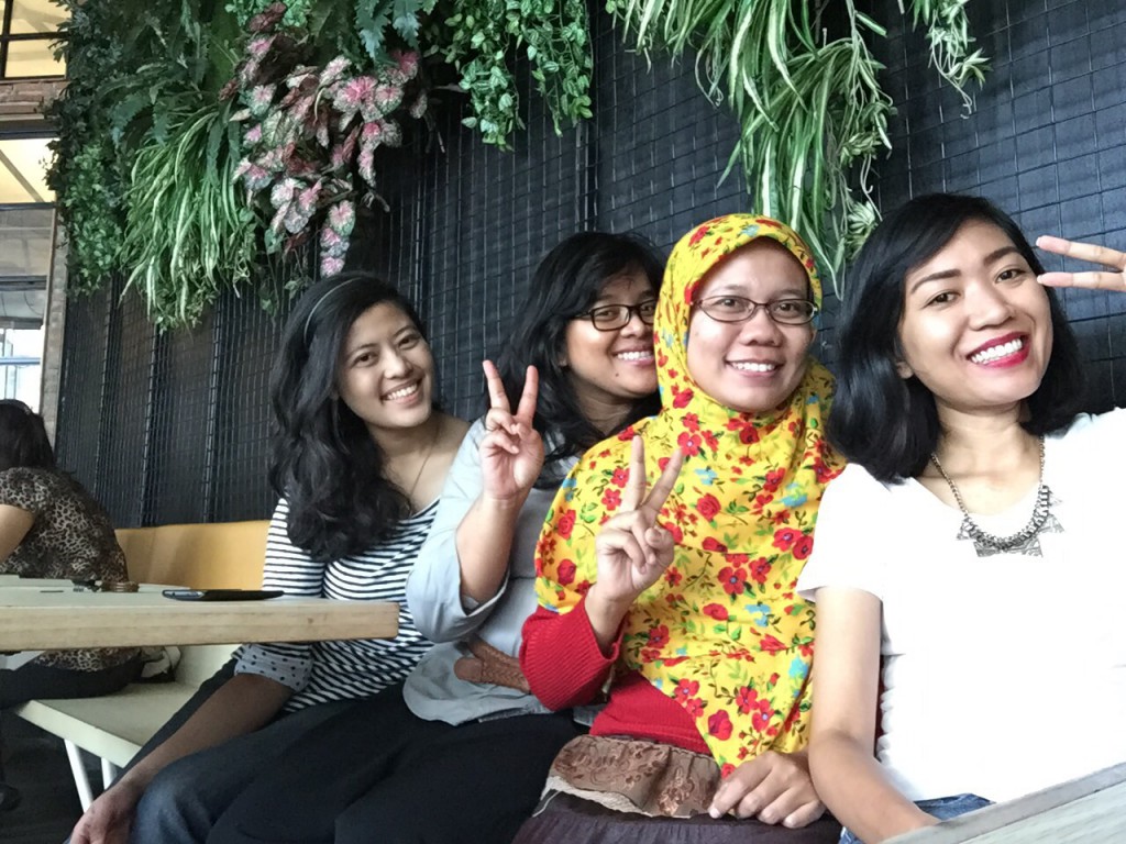 Makan siang sampai malam bersama teman-teman kerja sewaktu di Jakarta. 8 tahun pertemanan, dari awal berkarir sampai sekarang mereka sudah dijabatan Top Manajemen semua. Proud of you girls