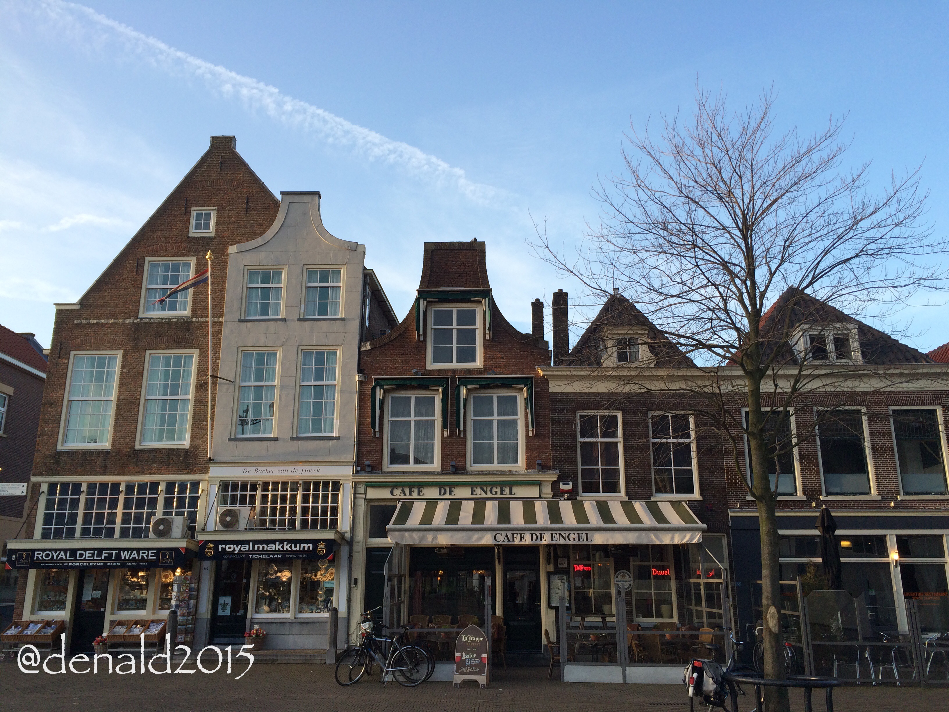 Setelah belanja sayuran selesai, jalan-jalan sebentar diseputaran Stadhuis Delft
