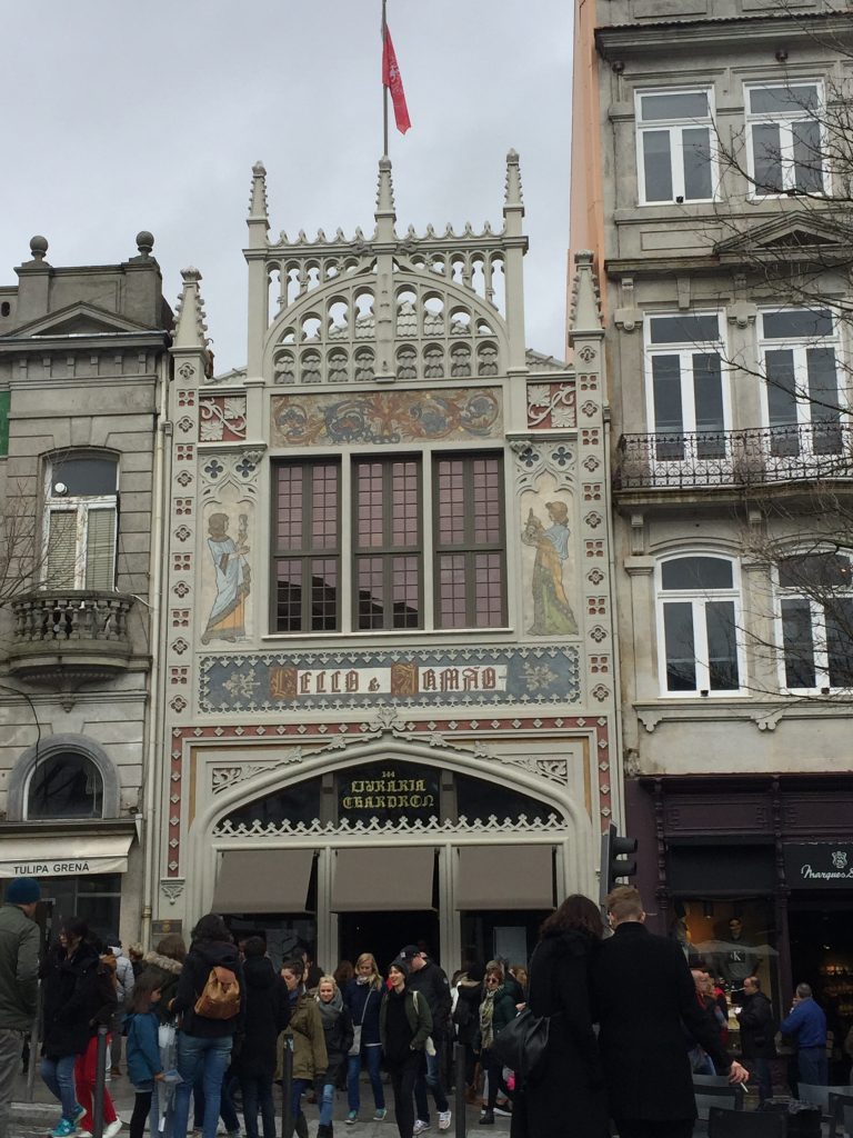 Livraria Lello - Salah satu toko buku terindah di dunia - Porto - Portugal