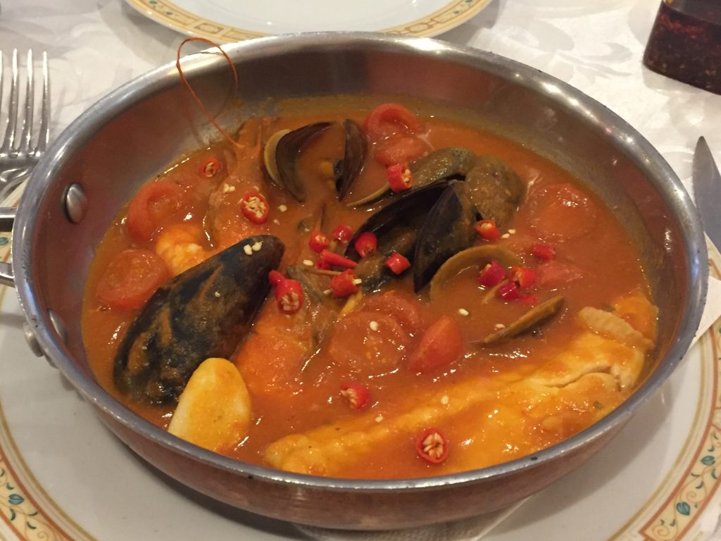 Sup Tomat Seafood plus potongan cabe rawit