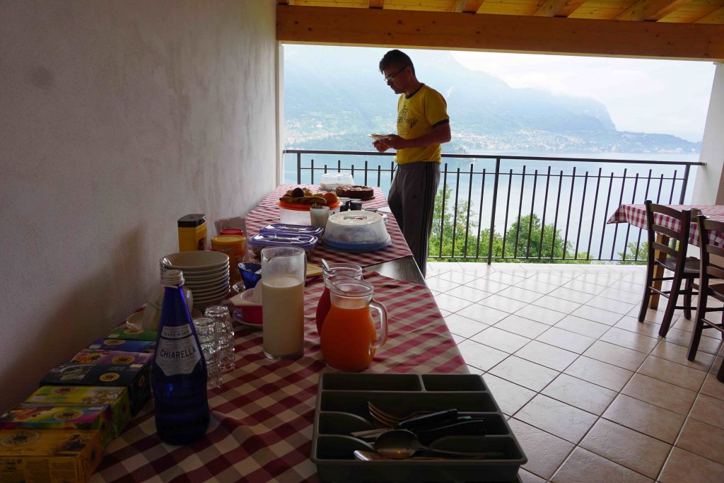 Dari ruang makan bisa langsung melihat danaunya - Lake Como - Italia