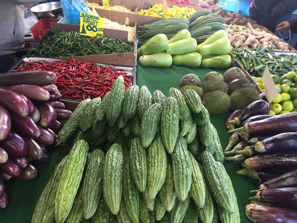 De Haagse Markt - Den Haag - Belanda. Salah satu stan langganan karena bisa beli cabe rawit 1kg hanya 4 euro saja. Surga!