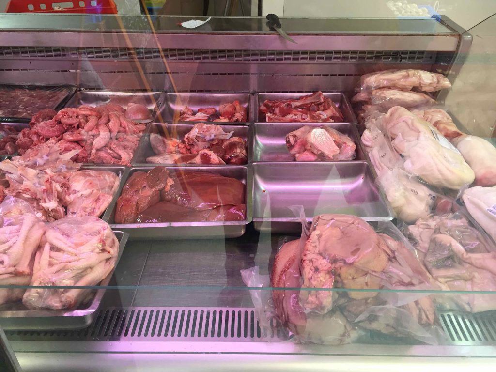 De Haagse Markt - Den Haag - Belanda. Penjual daging halal. Lidah sapi dan kaki sapipun mulus putih haha